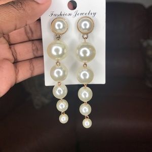 Pearl Hanging Earrings
